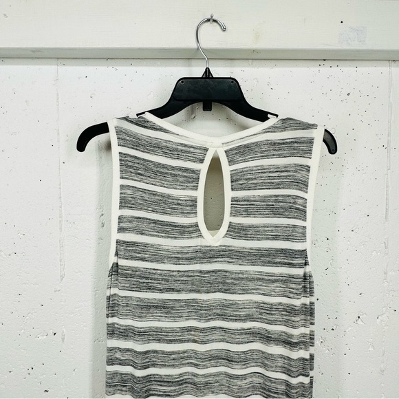 Dakini size Medium White & Gray Drawstring Waist Sleeveless Dress - Picture 9 of 14